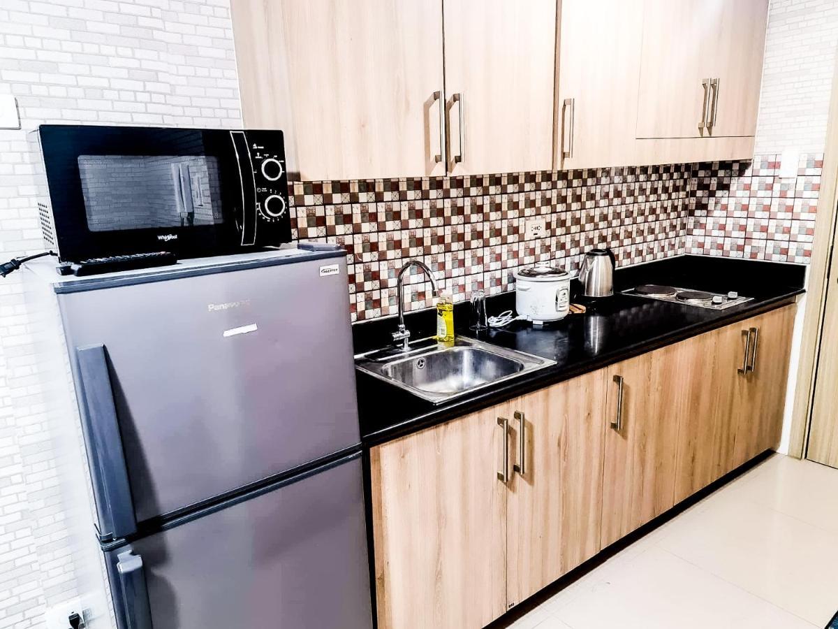 Sabina'S One Bedroom Condo At Shore Tower C มะนิลา ภายนอก รูปภาพ
